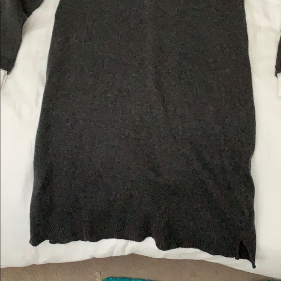 Vera Wang Sweater Dress with Blouse detail - Picture 3 of 4